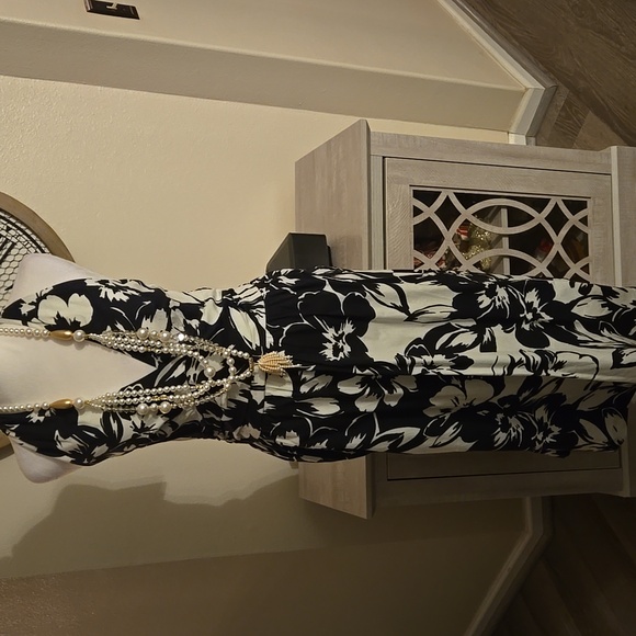 Boston Proper Dresses & Skirts - Boston Proper Black And White Exploaded Florals Halter Fit & Flare Midi Dress